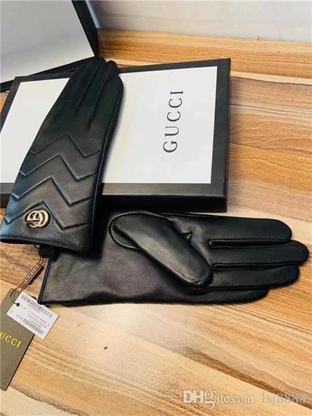 2019 men and women high-grade metal buckle, embroidered fashion soft leather and sheepskin gloves, warm gloves, box sales, Blue;gray
2019 men and women high-grade metal buckle, embroidered fashion soft leather and sheepskin gloves, warm gloves, box sales, Blue;gray
