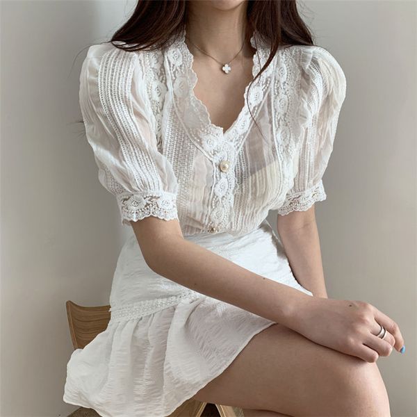 new lace v-neck pearl button sweet blouse 2020 chic gentle women's summer short sleeve all match sweet new shirts, White
new lace v-neck pearl button sweet blouse 2020 chic gentle women's summer short sleeve all match sweet new shirts, White