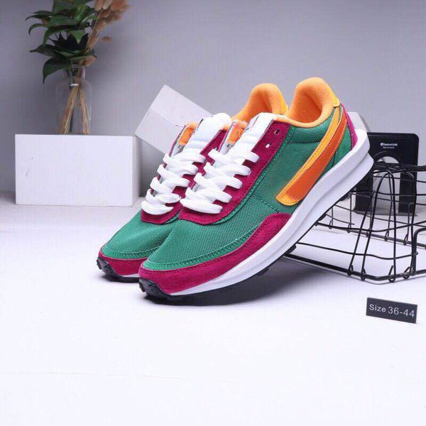 2019 fashion sacais x lvds waffle daybreak trainer designer mens running shoes brand breathe run sport sneakers
2019 fashion sacais x lvds waffle daybreak trainer designer mens running shoes brand breathe run sport sneakers