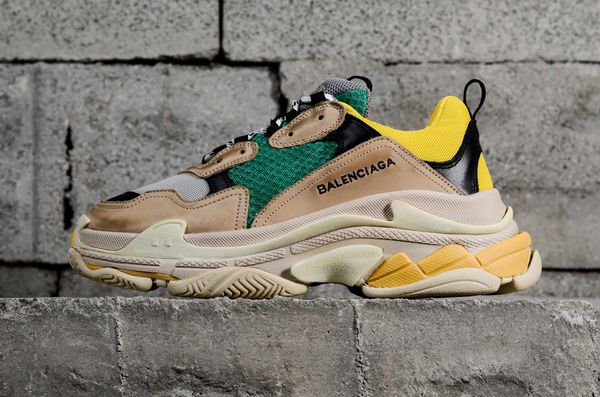 2020 triple s 17fw sneakers for men women casual shoes vintage kanye west old grandpa trainer sneaker fashion shoes 36-45, Black
2020 triple s 17fw sneakers for men women casual shoes vintage kanye west old grandpa trainer sneaker fashion shoes 36-45, Black