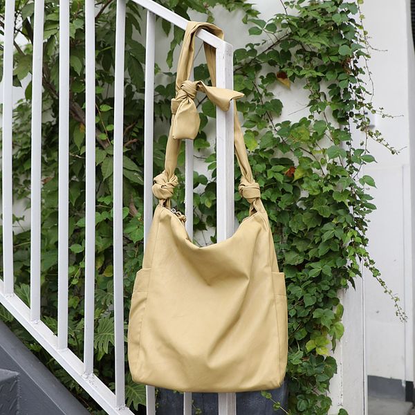 soft leather single shoulder bag simple pu leather large capacity tote bag leisure light pure color oblique
soft leather single shoulder bag simple pu leather large capacity tote bag leisure light pure color oblique