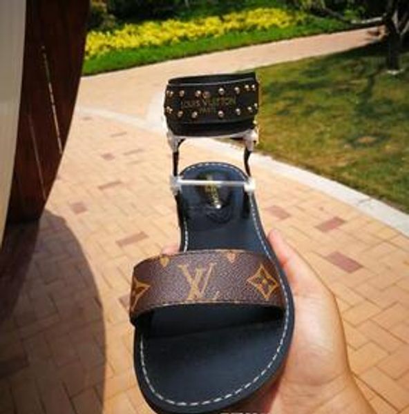 new 2020 with box summer branded women leather nomad sandals striking gladiator style lady strap buckle open toe canvas sandals, Black;red
new 2020 with box summer branded women leather nomad sandals striking gladiator style lady strap buckle open toe canvas sandals, Black;red