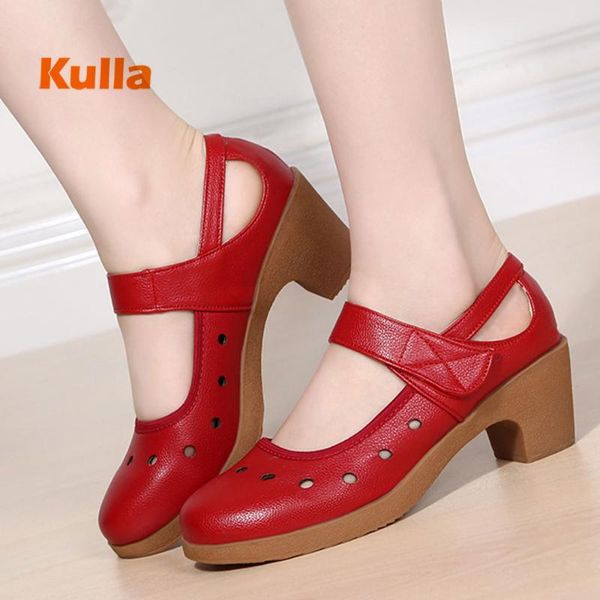 new red dancing shoes women oxford soft sole dance shoes ballroom outdoor girls practice dancing middle heels female
new red dancing shoes women oxford soft sole dance shoes ballroom outdoor girls practice dancing middle heels female