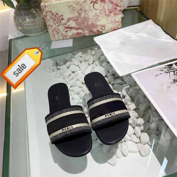 fashion dazzle flowers women designer slippers flat bottom embroidery sandal floral brocade striped beach causal sandals, Black
fashion dazzle flowers women designer slippers flat bottom embroidery sandal floral brocade striped beach causal sandals, Black