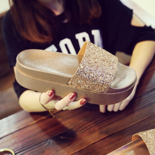 2020ss new order korean version of the bright version of the sandals, middle heel sandals wear flat fashion sandals, Black
2020ss new order korean version of the bright version of the sandals, middle heel sandals wear flat fashion sandals, Black