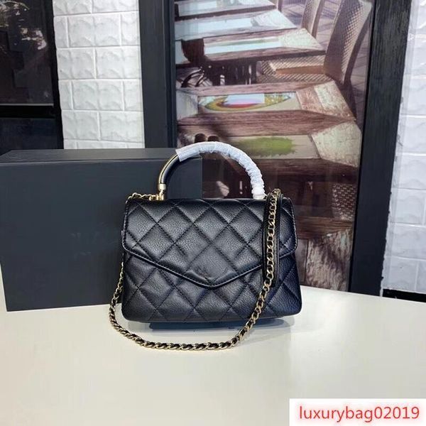lady s vintage postman bag with a preppy new vintage handbag with a clamshell and a ribbed body inspired by ebullience and eye-opening
lady s vintage postman bag with a preppy new vintage handbag with a clamshell and a ribbed body inspired by ebullience and eye-opening