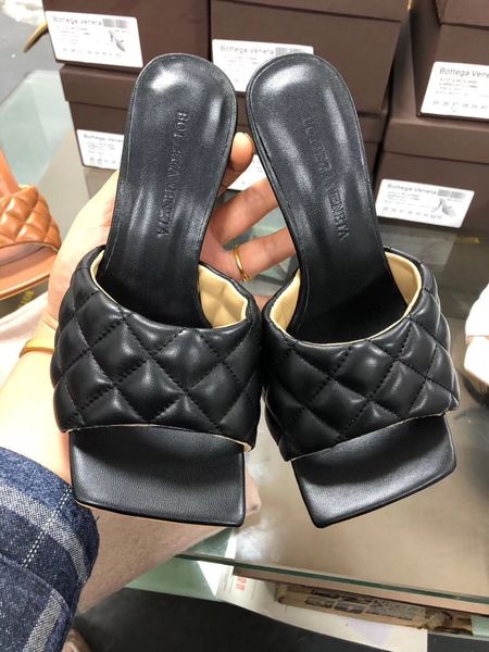 2020 designer sandals women sandals designer slides brand fashion striped sandals causal summer huaraches slippers flip flops slipper + box, Black
2020 designer sandals women sandals designer slides brand fashion striped sandals causal summer huaraches slippers flip flops slipper + box, Black