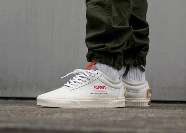 nasa x van space voyager old skool men casual shoes skate canvas sports mens running shoes designer sneakers trainer 12
nasa x van space voyager old skool men casual shoes skate canvas sports mens running shoes designer sneakers trainer 12