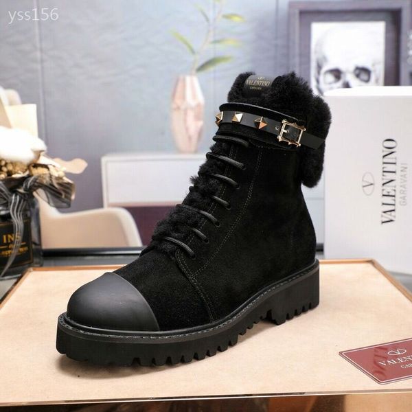 2020 new winter and autumn hairy boots flat snow boots high-end women's shoes with genuine martin boot fur snow boots female, Black
2020 new winter and autumn hairy boots flat snow boots high-end women's shoes with genuine martin boot fur snow boots female, Black