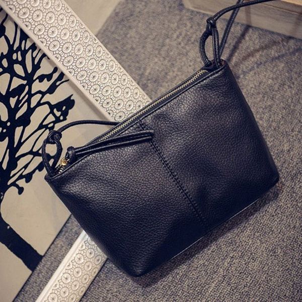 new fashion black women messenger bag designer handbags zipper leather crossbody handbags women famous shoulder bag
new fashion black women messenger bag designer handbags zipper leather crossbody handbags women famous shoulder bag