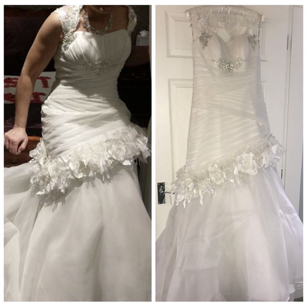 unique white a-line organza wedding dresses lace appliques with 3d flowers vintage style wedding dresses covered buttons bridal gowns
unique white a-line organza wedding dresses lace appliques with 3d flowers vintage style wedding dresses covered buttons bridal gowns