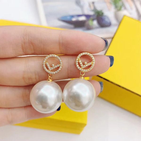 Женщины Марка Буква F Серьги с A + Кристалл Модельер Золотые Серьги для Женщин Ювел 
Женщины Марка Буква F Серьги с A + Кристалл Модельер Золотые Серьги для Женщин Ювел