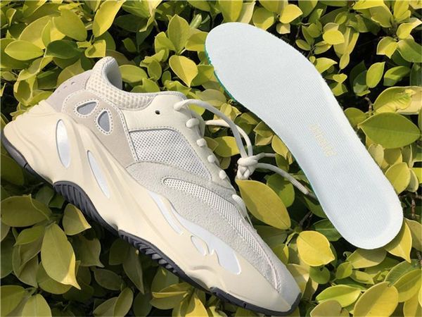 2020 authentic 700 v2 analog eg7596 kanye west man women outdoor shoes runner wave salt mauve static inertia geode sneakers with box
2020 authentic 700 v2 analog eg7596 kanye west man women outdoor shoes runner wave salt mauve static inertia geode sneakers with box
