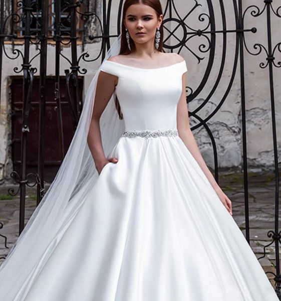 elegant satin wedding dresses beaded sash bridal gowns plus size off the shoulder sweep train a-line wedding dress robe de mariée, White
elegant satin wedding dresses beaded sash bridal gowns plus size off the shoulder sweep train a-line wedding dress robe de mariée, White