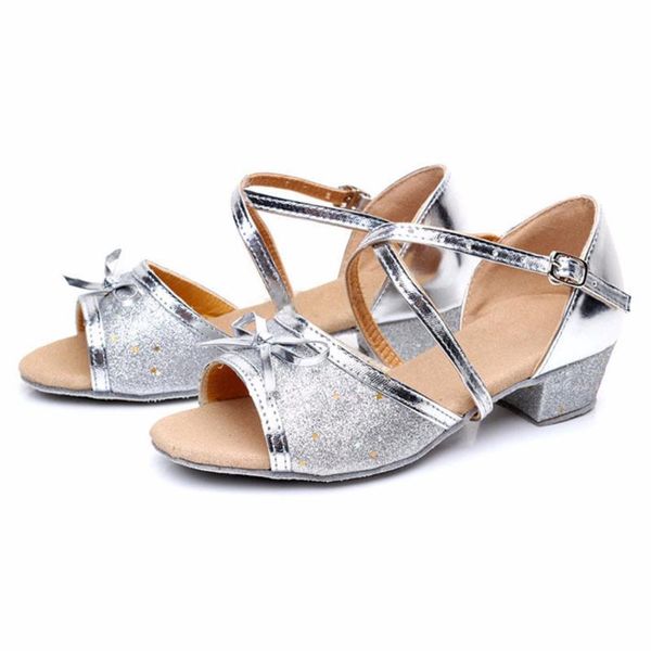 women/girls latin ballroom dance shoe low heel 3.5cm kids rumba chacha samba indoor modern dance shoes va30618
women/girls latin ballroom dance shoe low heel 3.5cm kids rumba chacha samba indoor modern dance shoes va30618