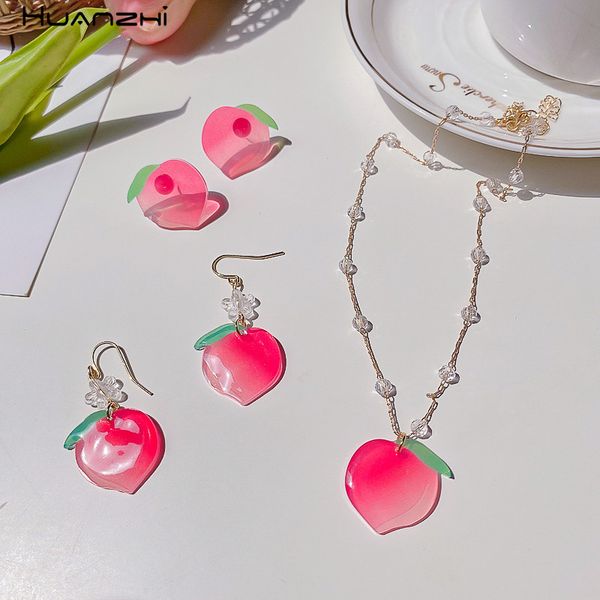huanzhi 2020 new adorable transparent pink acrylic resin crystal peach fruit stud earring for women girls sweet jewelry gifts, Golden;silver
huanzhi 2020 new adorable transparent pink acrylic resin crystal peach fruit stud earring for women girls sweet jewelry gifts, Golden;silver