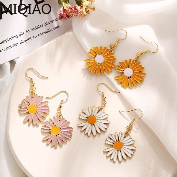 europe and the united states the new little daisy earrings creative retro minimalist flower sunflower earrings female, Golden;silver
europe and the united states the new little daisy earrings creative retro minimalist flower sunflower earrings female, Golden;silver