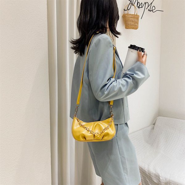 2020 new women's shoulder bag fashion solid color shoulder bag solid color korean version of the fold
2020 new women's shoulder bag fashion solid color shoulder bag solid color korean version of the fold