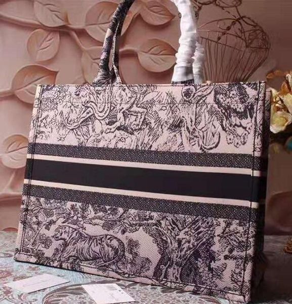 New unique tiger oil painting book bag big capacity canva tote bag handbag for lady different kind de ign tote new 2019 book bag
New unique tiger oil painting book bag big capacity canva tote bag handbag for lady different kind de ign tote new 2019 book bag