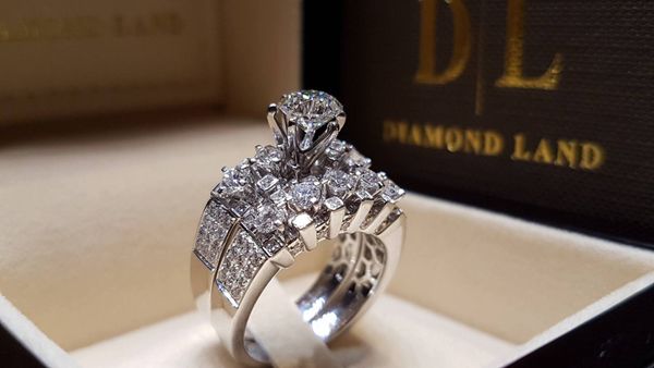 euro-american fashion couples set off explosive money accessories engagement rings, Golden;silver
euro-american fashion couples set off explosive money accessories engagement rings, Golden;silver