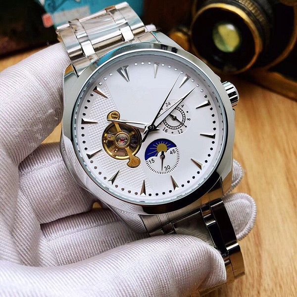2020 new omg watch leisure style brand luxury fashion men's watch table sport steel belt watch big bang mechanical watches, Slivery;brown
2020 new omg watch leisure style brand luxury fashion men's watch table sport steel belt watch big bang mechanical watches, Slivery;brown