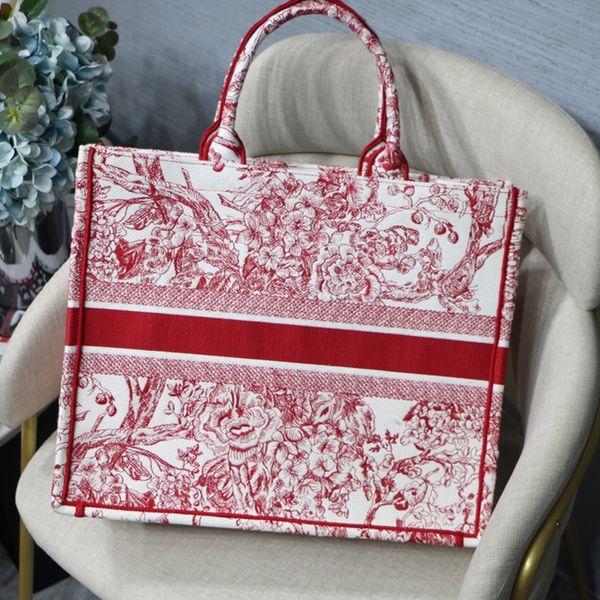 2020 new fashion embroidery classic colorful flowers embroidery shopping bag, large space, baitie fashion pattern stitching
2020 new fashion embroidery classic colorful flowers embroidery shopping bag, large space, baitie fashion pattern stitching