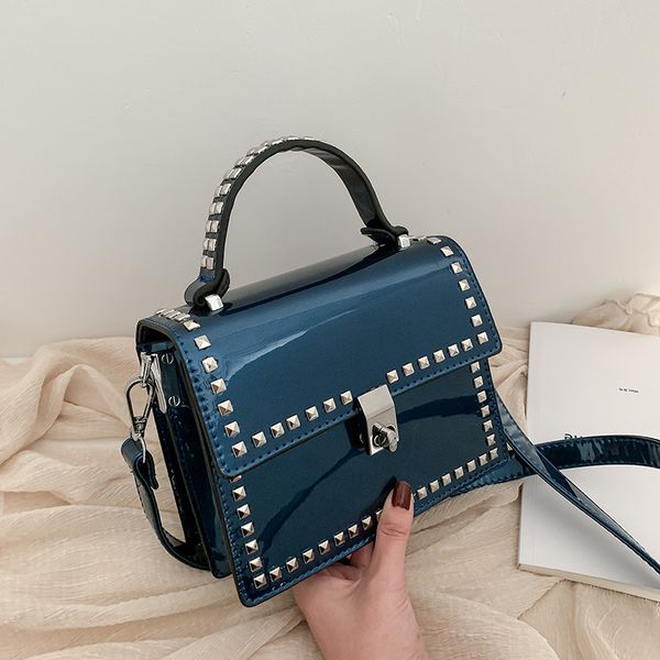 2020 new ladies shoulder bag pu trend fashion patent leather rivet small square bag exquisite portable diagonal
2020 new ladies shoulder bag pu trend fashion patent leather rivet small square bag exquisite portable diagonal