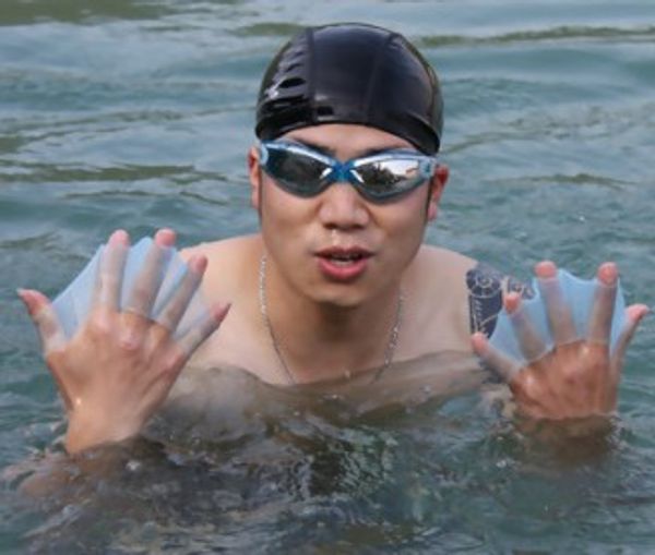 silicone hand swimming fins flippers swim palm finger webbed gloves paddle s m l
silicone hand swimming fins flippers swim palm finger webbed gloves paddle s m l