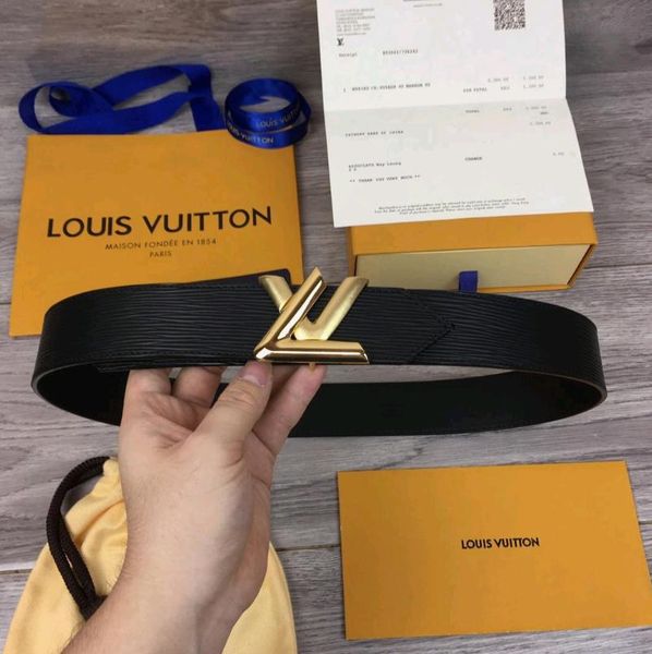 2020 new men and women casual style bright color pattern with body leather belt luxury button brand belt, Black;brown
2020 new men and women casual style bright color pattern with body leather belt luxury button brand belt, Black;brown