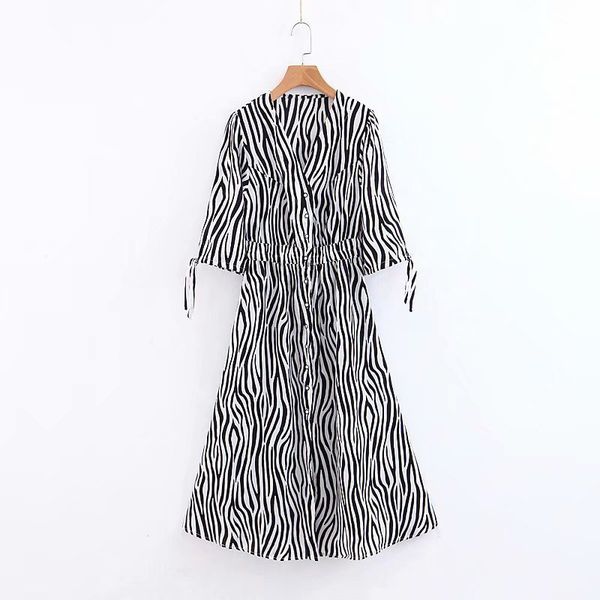 popular new zi50-18306 new zebra-print v-neck dress for europeans and americans, Black;pink
popular new zi50-18306 new zebra-print v-neck dress for europeans and americans, Black;pink