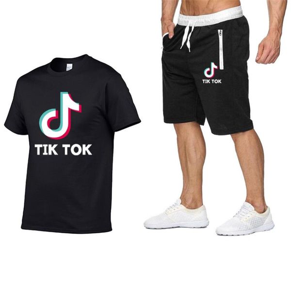 2020 new pocket zip set 2 pieces men sets male men clothing sportswear set fitness summer print shorts+t shirt men's suit, Gray
2020 new pocket zip set 2 pieces men sets male men clothing sportswear set fitness summer print shorts+t shirt men's suit, Gray