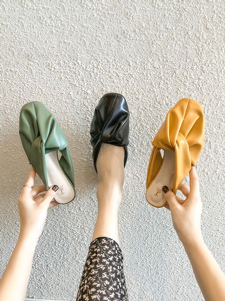semi-trailer without heel lazy shoes women wear 2020 new summer ins tide wild baotou sandals fashion slippers, Black
semi-trailer without heel lazy shoes women wear 2020 new summer ins tide wild baotou sandals fashion slippers, Black
