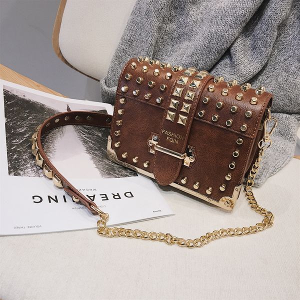vintage rivet bag 2020 fashion new pu leather women's handbag chain shoulder messenger bag
vintage rivet bag 2020 fashion new pu leather women's handbag chain shoulder messenger bag