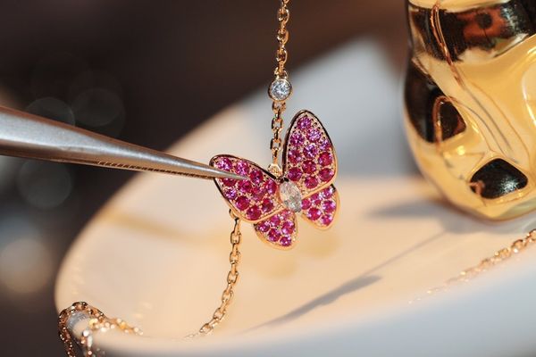 women necklace butterfly full diamond necklace classic jewelry 18k gold female 2020 new design as a gift, Silver
women necklace butterfly full diamond necklace classic jewelry 18k gold female 2020 new design as a gift, Silver