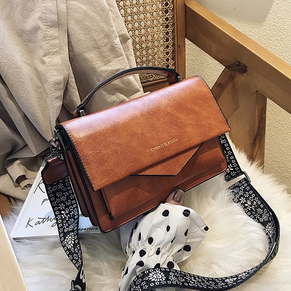 vintage leather crossbody bags for women 2020 chain small shoulder messenger bag female solid color handbags
vintage leather crossbody bags for women 2020 chain small shoulder messenger bag female solid color handbags
