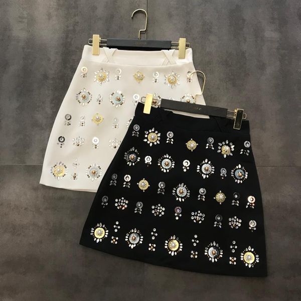 2020 summer new black fashion runway designer women stunning strass beading rhinestone short mini skirt flowers a-line skirt
2020 summer new black fashion runway designer women stunning strass beading rhinestone short mini skirt flowers a-line skirt