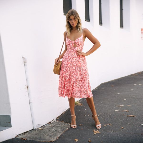 summer boho style beach dress women spaghetti strap v-neck sleeveless solid long sundress bow vintage party dress, Black;gray
summer boho style beach dress women spaghetti strap v-neck sleeveless solid long sundress bow vintage party dress, Black;gray