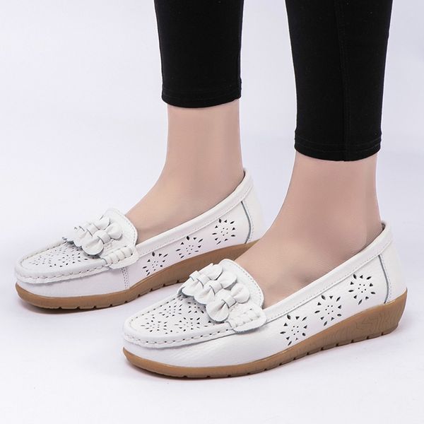 2020 woman moccasins female bow hollow out breathable flats women's sewing ladies shallow shoes women casual footwear plus szie, Black
2020 woman moccasins female bow hollow out breathable flats women's sewing ladies shallow shoes women casual footwear plus szie, Black