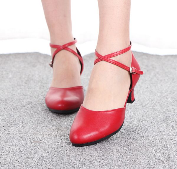 wholesale new modern ladies latin dance shoes in high-heeled soft square dance ball dance shoes, Black
wholesale new modern ladies latin dance shoes in high-heeled soft square dance ball dance shoes, Black