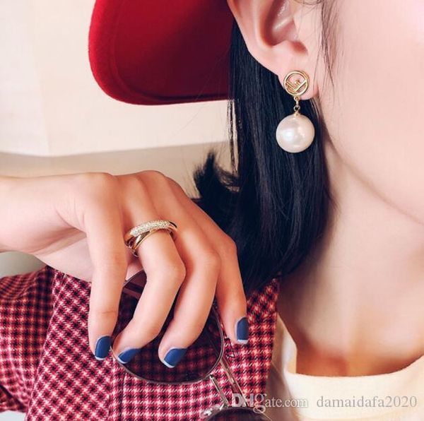 fashion new earrings bohemian ladies letter gold pearl earrings gift gifts jewelry accessories, White 
fashion new earrings bohemian ladies letter gold pearl earrings gift gifts jewelry accessories, White