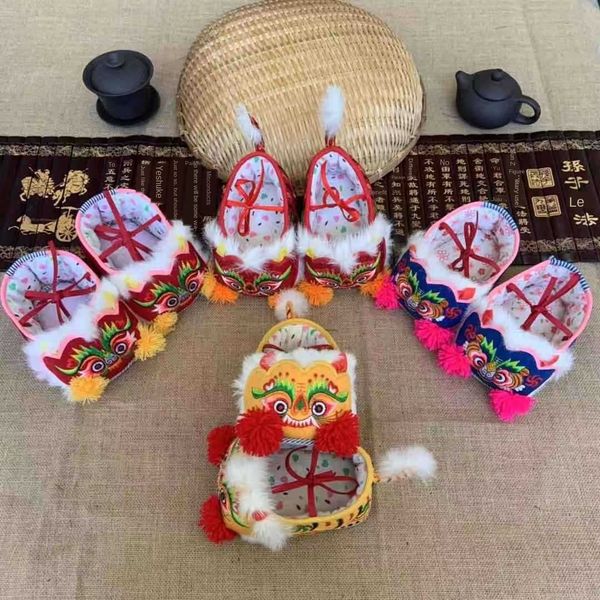 baby winter padded baojiaobu feet tiger-head shoes infant baptism age slip-on pull-on tiger shoes ci xiu xie
baby winter padded baojiaobu feet tiger-head shoes infant baptism age slip-on pull-on tiger shoes ci xiu xie