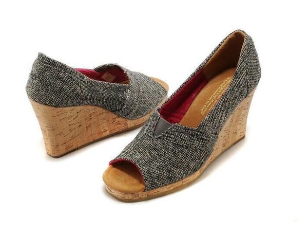 Tom High Heels Летняя мода Женская обувь Tom Wedge Shoes Горячие продажи в Европе и Америке Бес
Tom High Heels Летняя мода Женская обувь Tom Wedge Shoes Горячие продажи в Европе и Америке Бес