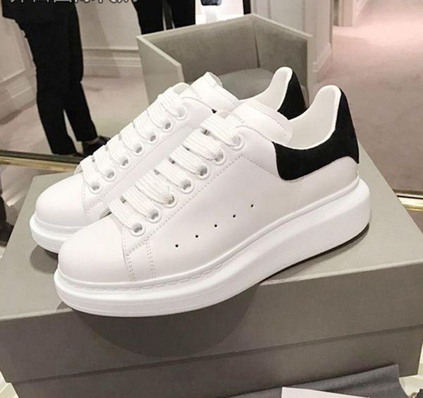 2019 wholesale new luxury men women sneaker with leather designer shoes white black casual ace running shoes 3a
2019 wholesale new luxury men women sneaker with leather designer shoes white black casual ace running shoes 3a