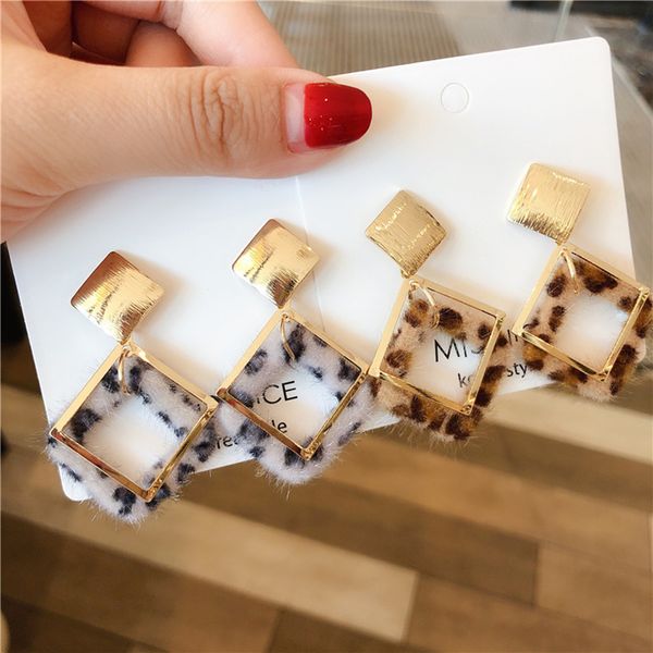 925 серебряная игла личность плюш leopard геометрическая падение brincos женский chic металл заявление мотаться ювелирные изделия для женщин, Silver
925 серебряная игла личность плюш leopard геометрическая падение brincos женский chic металл заявление мотаться ювелирные изделия для женщин, Silver