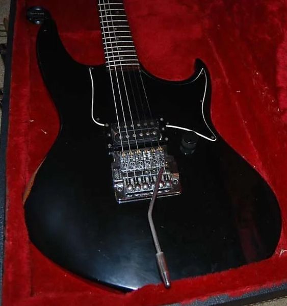 Редкого Hamer Phantom GT Гленн Типтон 1984 Black Электрогитара, Locking Nut Kahler тремоло, черные Аппаратный, одиночный мост Pickup
Редкого Hamer Phantom GT Гленн Типтон 1984 Black Электрогитара, Locking Nut Kahler тремоло, черные Аппаратный, одиночный мост Pickup