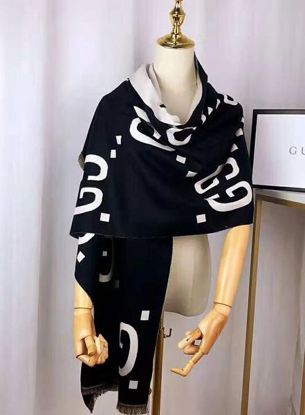 the designer designs the new winter fashion scarf, which is a simple and elegant long scarf, and a versatile scarf that matches the skin ton, Blue;gray
the designer designs the new winter fashion scarf, which is a simple and elegant long scarf, and a versatile scarf that matches the skin ton, Blue;gray