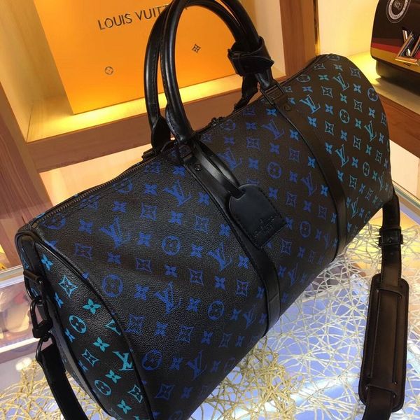 New tyle men luxury de igner travel luggage bag men tote keepall leather handbag duffle bag brand fa hion luxury de igner bag
New tyle men luxury de igner travel luggage bag men tote keepall leather handbag duffle bag brand fa hion luxury de igner bag