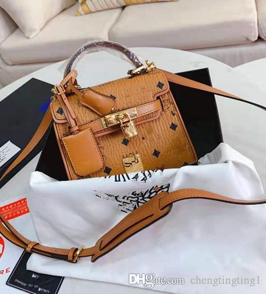 the new lock one girls women shoulder bags hand shopping worn small messenger bag handbag hand bag fashion female package
the new lock one girls women shoulder bags hand shopping worn small messenger bag handbag hand bag fashion female package