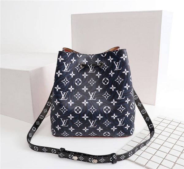 styles Fashion Bag New Ladies handbag designer bags women tote bag luxury brands bags Single shoulder bags 1pcs
styles Fashion Bag New Ladies handbag designer bags women tote bag luxury brands bags Single shoulder bags 1pcs