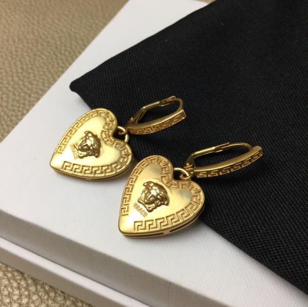 2019 luxury custom american selling new women's fashion personality web celebrity heart stud seigong head heart stud, Golden;silver
2019 luxury custom american selling new women's fashion personality web celebrity heart stud seigong head heart stud, Golden;silver
